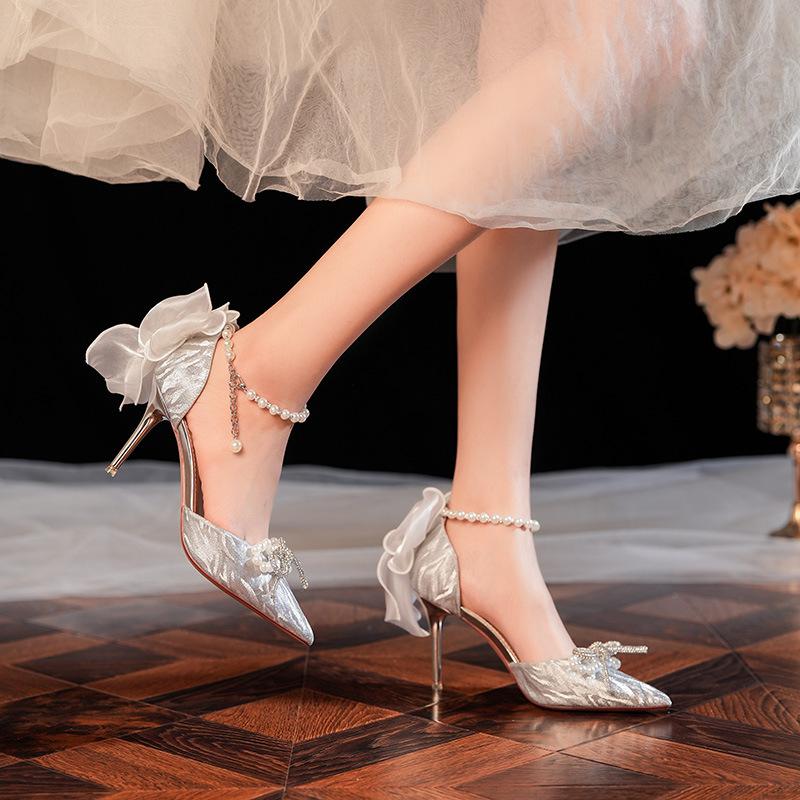 Летние женские босоножки с роскошным острым носком, украшенные стразами, бантом и цветком, на шпильках, банкетные свадебные туфли на высоком каблуке