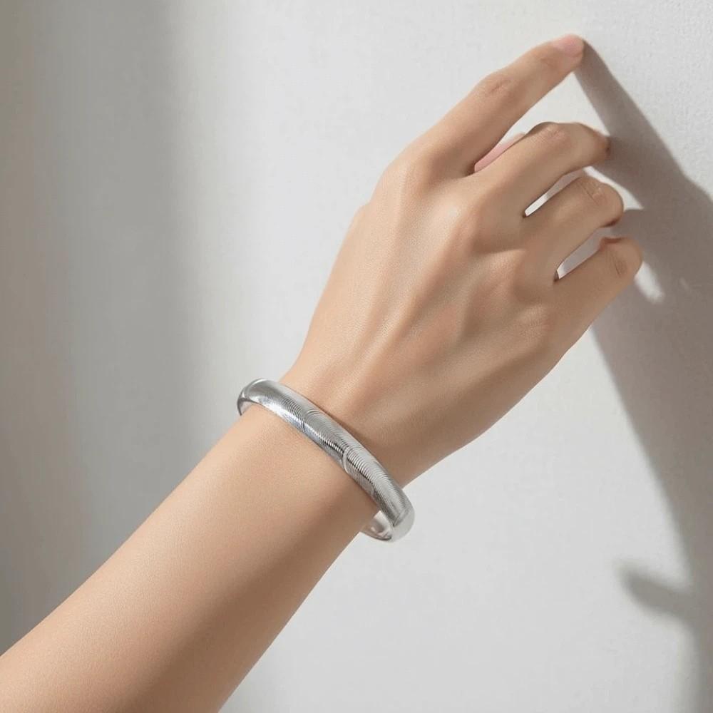 Zinc Zinc Alloy Cat's Eye Bracelet Waterproof Golden Wristband Classic Opening Brushed Bangle Festival Gift