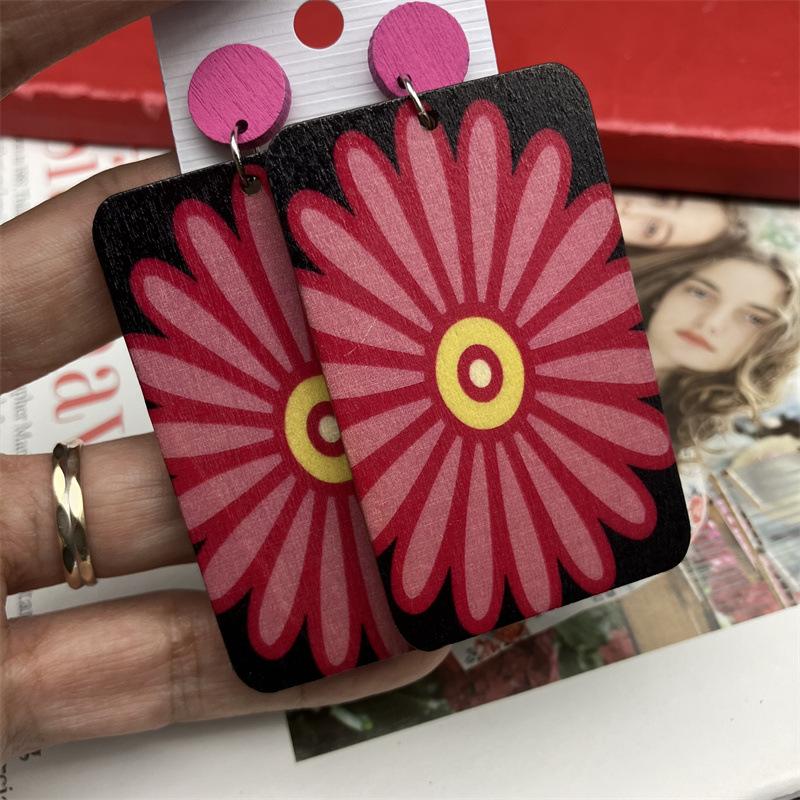 Vintage Painted Big Wooden Earrings Ethnic Exaggerated Pattern Geometric Statement Drop Earrings Vacation Party Jewelry