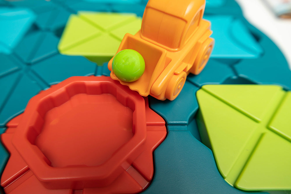 Track - Maze logic game with cars - 56 pieces