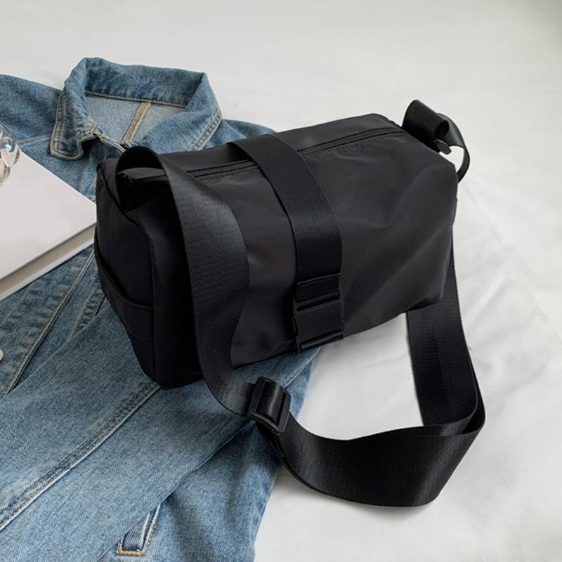 Нейлоновая сумка-мессенджер Новая водонепроницаемая вместительная сумка через плечо Простой стиль Женская однотонная сумка на плечо Тоут CLE