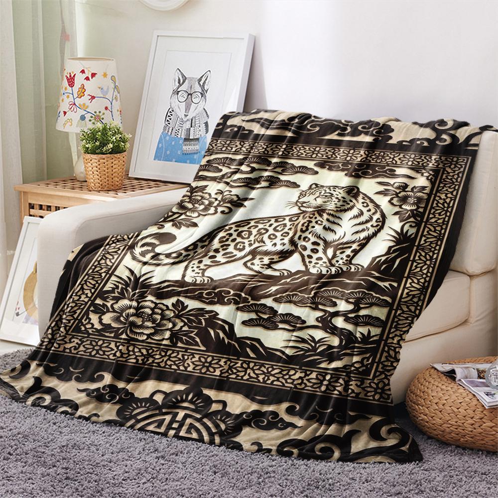 Snow Leopard Animal Print Flannel Blanket, High quality Comfortable for All Seasons, Home Decor, Warmth and Comfort, Perfect for Christmas Gifts115