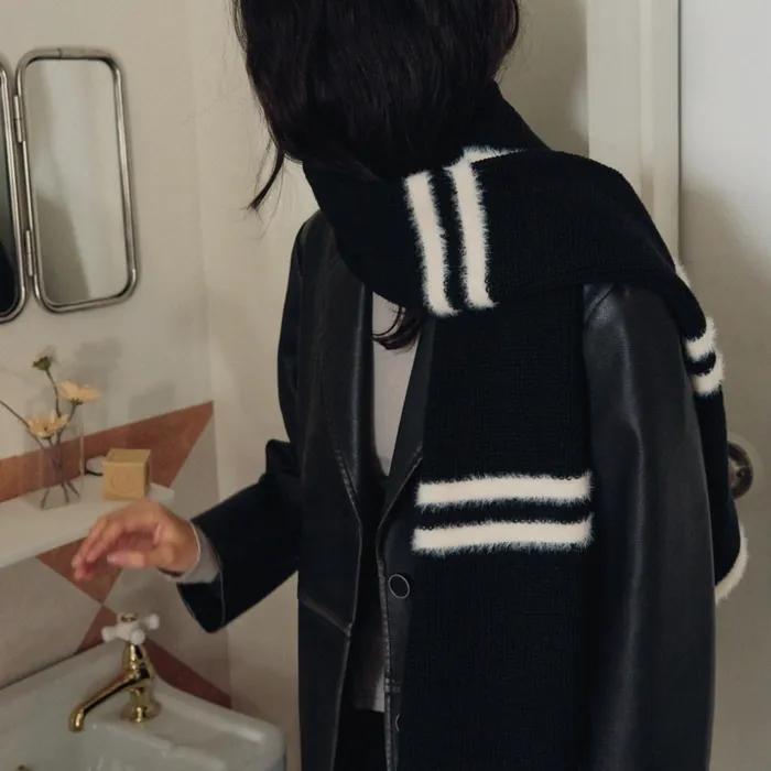 Fluffy Striped Knit Scarf [BLACK]
