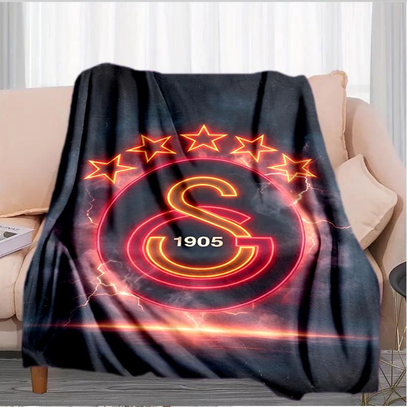 Galatasaray Football Club Crest Blanket Suitable for Sofas, Beds, Offices, And Camping - Perfect Gift for Halloween Christmas