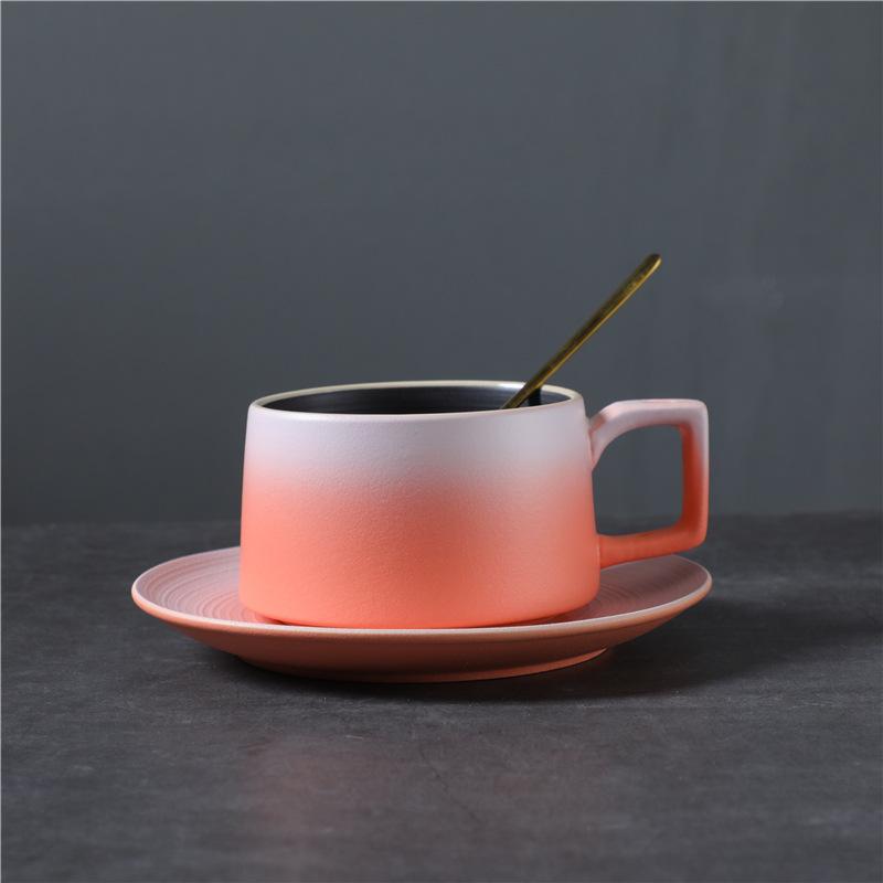 Высококачественная легкая роскошная керамическая кофейная чашка, подарочная чашка, креативный набор кофейных чашек и блюдец, простой для домашнего использования