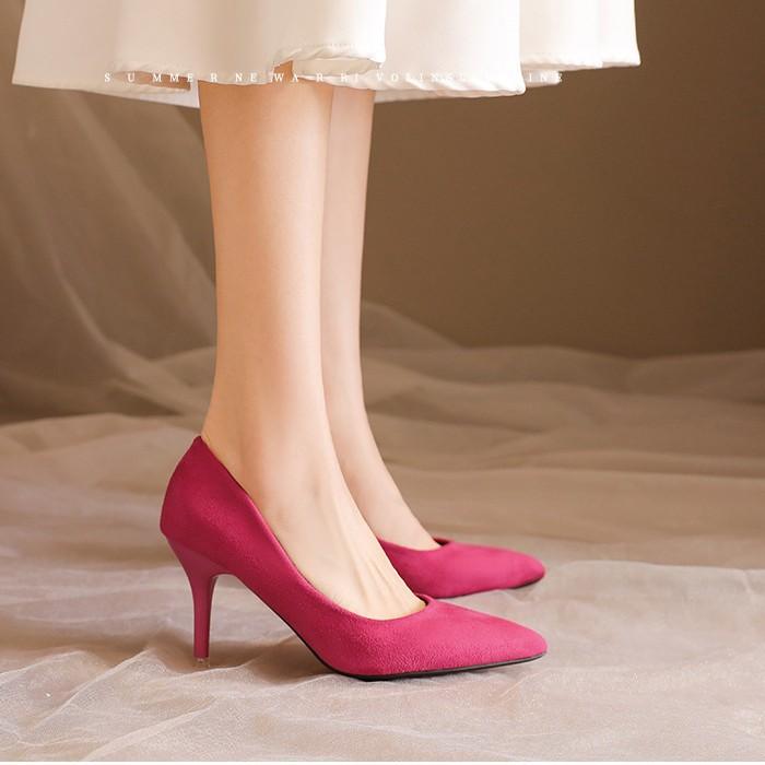 Черные туфли на высоком каблуке с красной подошвой для женской весны, новые, с острым носком, на тонком каблуке, сексуальные, с глянцевым темпераментом, одинарные туфли, женские туфли из лакированной кожи