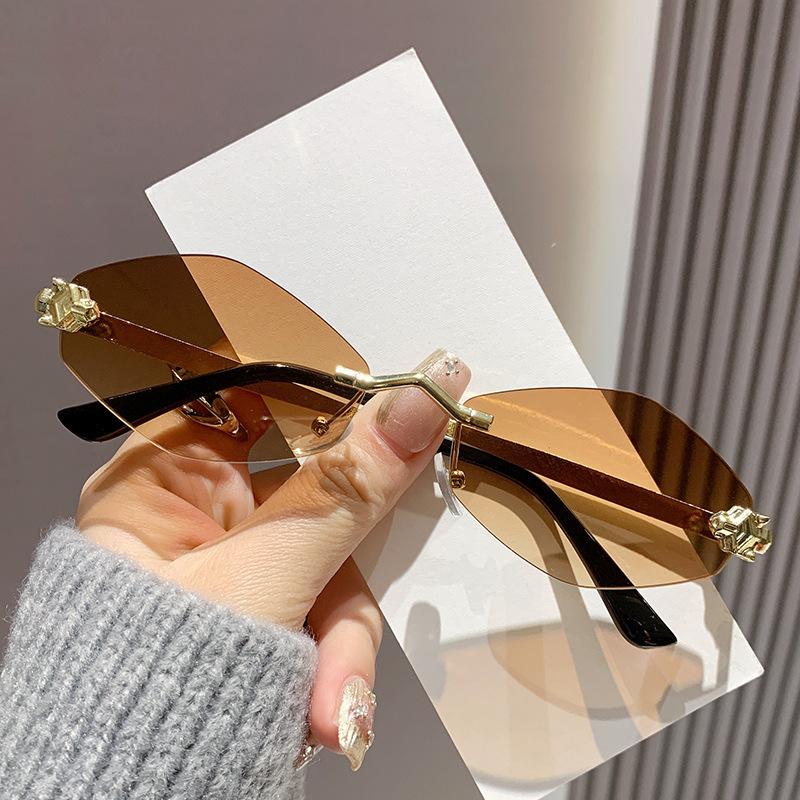 New Fashion Sunglasses Women Retro Brand Design Metal Small Diamond Frame Vintage Rhombus Rimless Shades Men Glasses