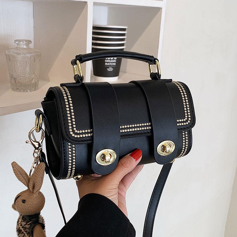 This Year, Foreign Style Contrasts Colors, Retro High-end Sense, Portable Small Bags, Fashionable, Simple and Versatile Commuter Messenger Women's Bag