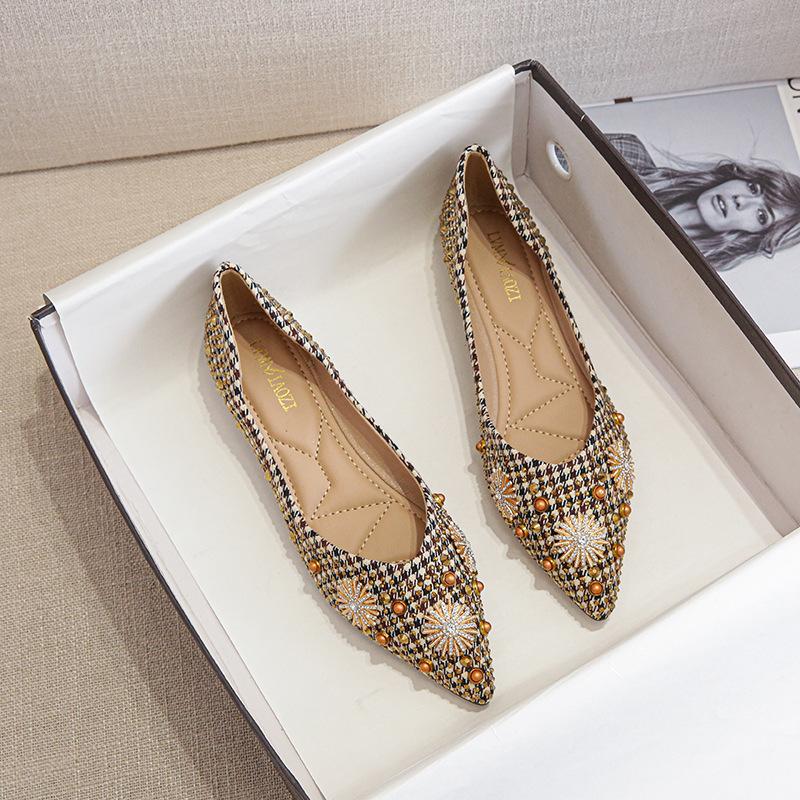 Women's Rhinestone Ballet Flats Fashion Pointed Toe Pearl Diamond Low Heel Dress Wedding Flats for Women Work Business Flat Shoes Casual Walking Shoes