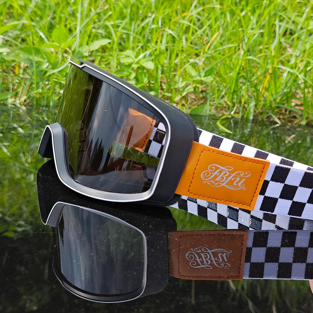 Goggles, outdoor cycling, motorcycle helmet goggles, black face shield, mountaineering goggles, windproof and snowproof goggles, retro cycling