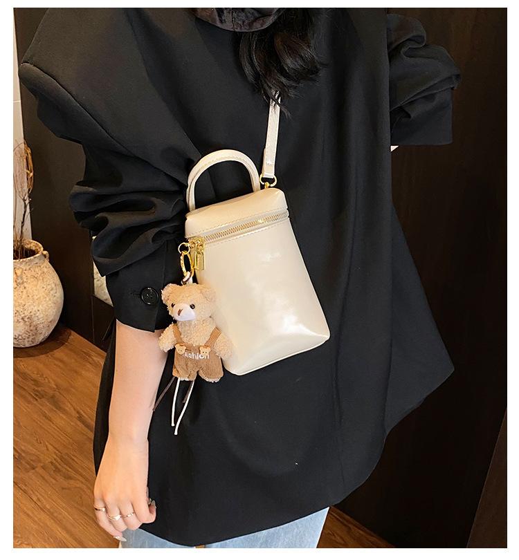 Stylish and foreign mobile phone bag female messenger 2025 new mini high-end feeling small and light casual summer small bag