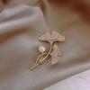 Ginkgo Brooch for Women High-end Pearl Pin Anti-glare Design High-end Fixed Clothes Corsage Decoration