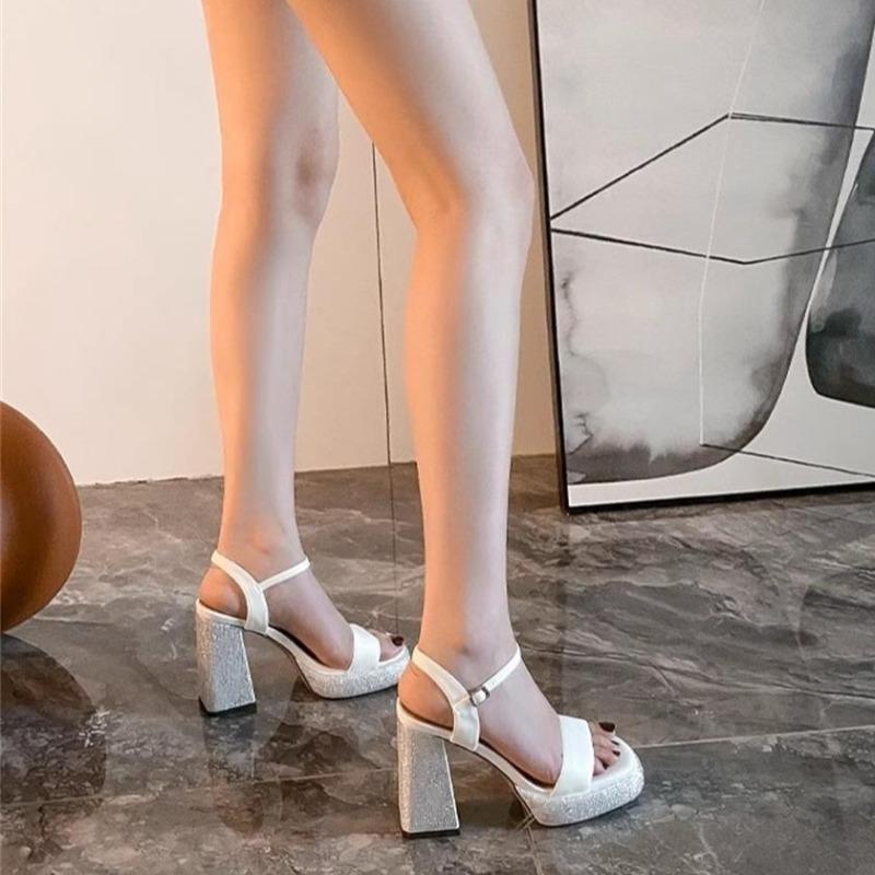 Женские сандалии Модные сандалии на высоком каблуке со стразами Летние сандалии с квадратным носком и открытым носком для женщин Кристальные банкетные сандалии для вечеринок