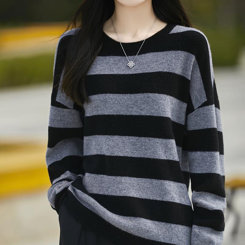 2026 Spring/Autumn Women's Round Neck Striped Wool Sweater - Loose, Casual, Versatile Knitwear
