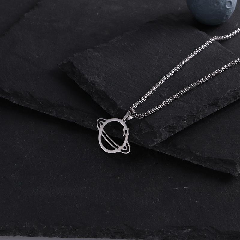 Женское модное титановое ожерелье Сатурн - Универсальный, простой, не выцветающий дизайн