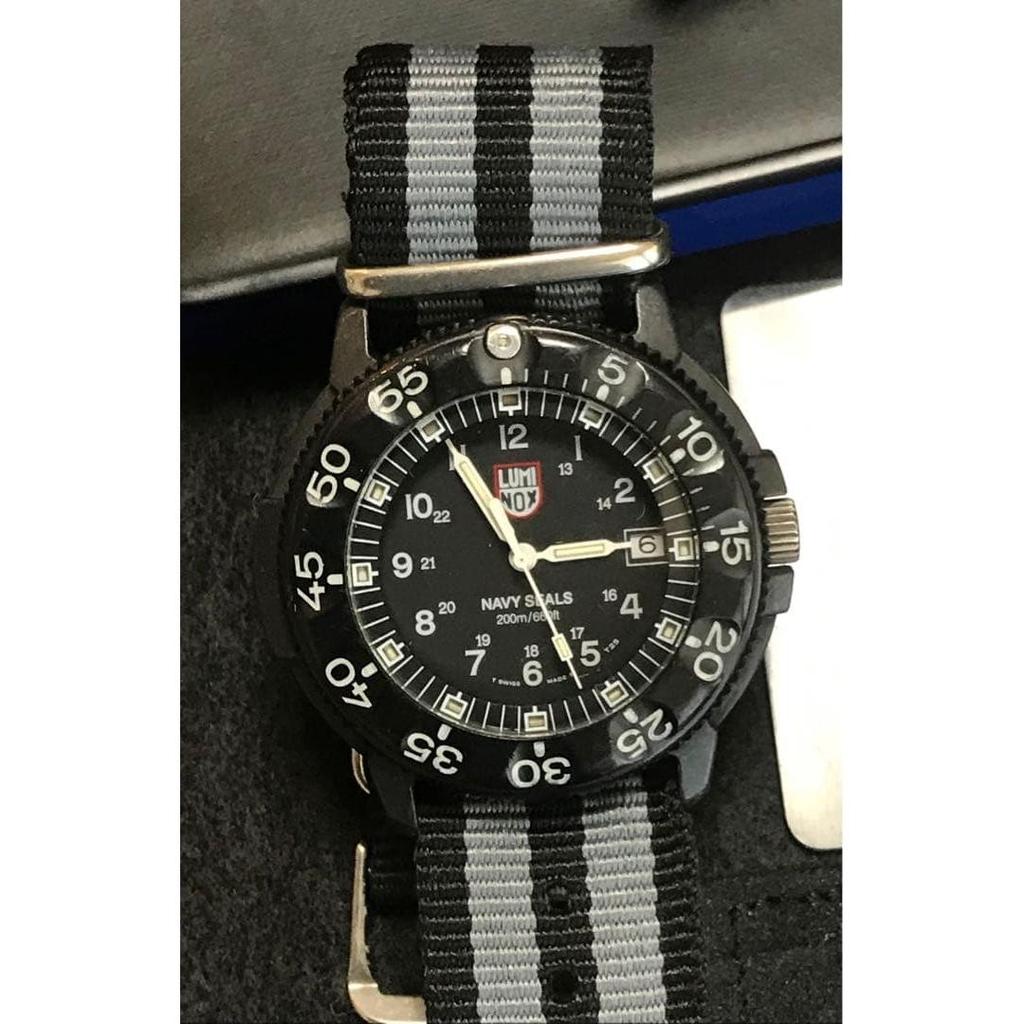 Б/у Luminox серия 3000 первый 007 цвет