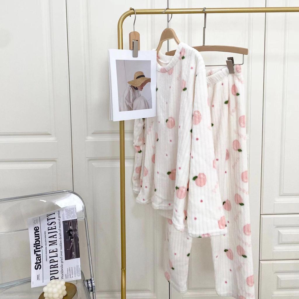 Peach Bear Warm Coral Fleece Pajama Set - Women's Two-Piece Autumn/Winter Loungewear