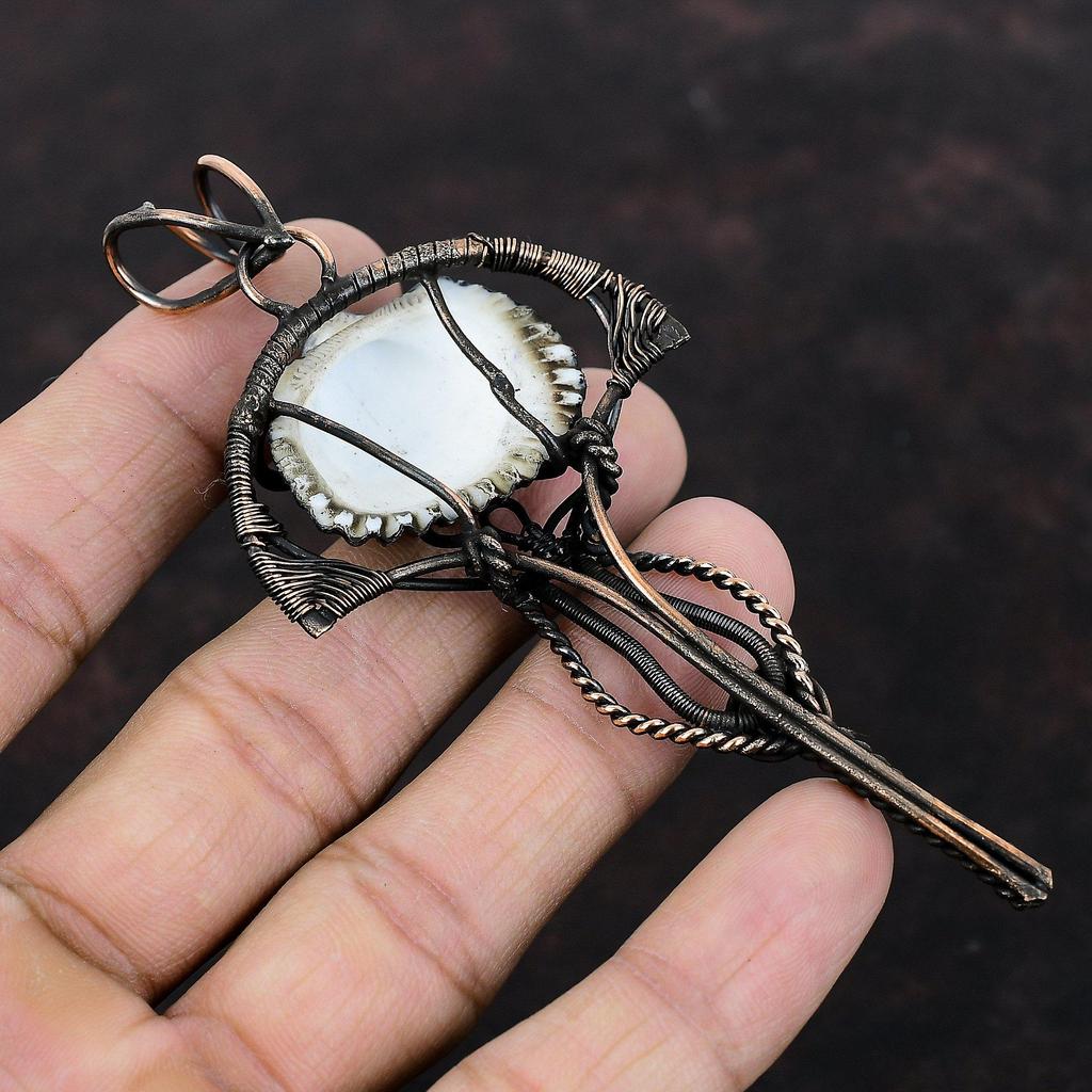 Подвеска в виде ракушки с титановым покрытием, подвеска из медной проволоки, ювелирное изделие ручной работы из меди, подвеска с драгоценным камнем, подарок на помолвку, уникальное дизайнерское украшение