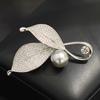 Новая брошь-лист Премиум Легкая роскошь Инкрустирована цирконом Корсаж Универсальный Роскошные женские аксессуары Модные аксессуары