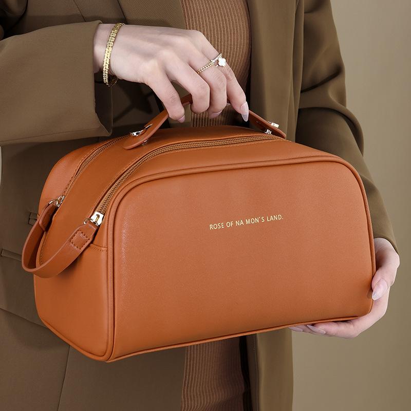 Косметичка женская большая вместительная портативная ins premium sense водонепроницаемая новая дорожная косметичка туалетная сумка сумка для хранения