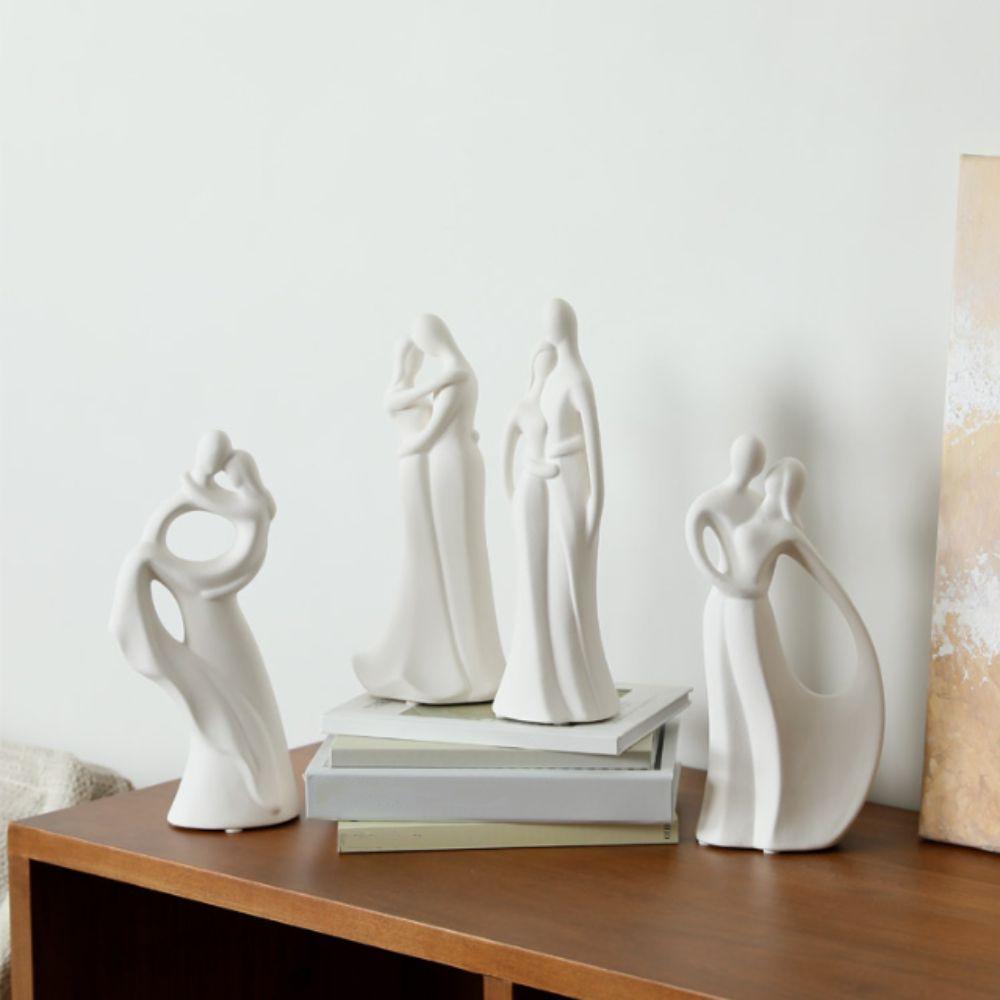 Artistic Design Ceramic Couple Ornaments Ceramic Material Valentine's Day Gifts  TV Cabinet Display