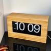 Retro Wooden Desk Clocks Mechanical Minimalist Silent Luxury Mini Flip Clock Aesthetic Nordic Wall Clock Design Unique Table Clocks Decoration