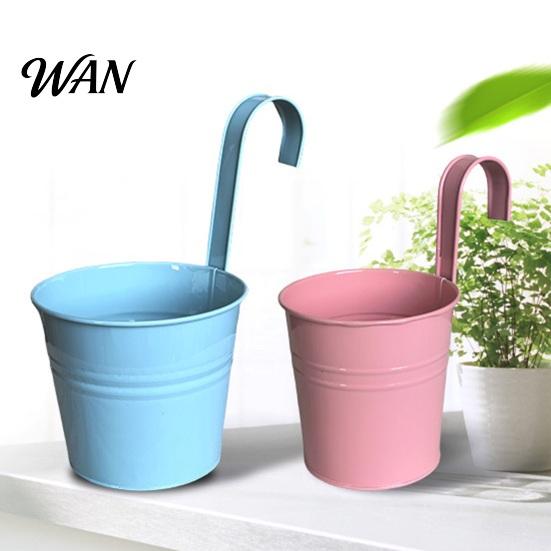 Durable Flower Containers Hanging Metal Planter Flowerpot with Detachable Hook Drain Handle Hole Railing Plant Pot for Balcony Garden Fence