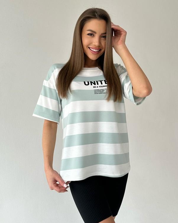 Полосатая футболка с надписью ISSA Plus