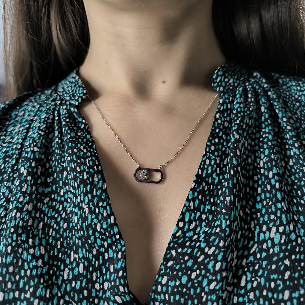 Серебряное колье с фианитами, вес изделия 3,26 гр (2198680)