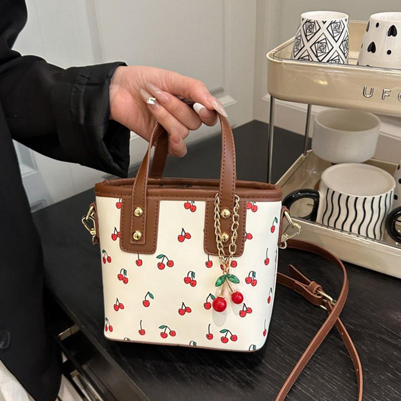 Женская полиуретановая сумка-тоут с вишней, большой вместимости, модная сумка для поездок на работу, с подвеской-вишенкой, стильная сумка через плечо, эстетичная сумочка AVE
