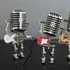 Yousheng Retro Microphone Robot Night Lamp Подвижные соединения Vintage Holding Guitar Metal Rock MIC Robot LED Настольный светильник Настольное украшение Орнамент