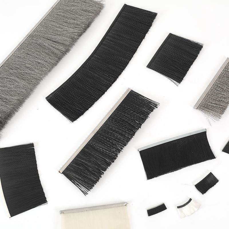 Wear resistant soft bottom sealing strip brush enhances sealing performance brush