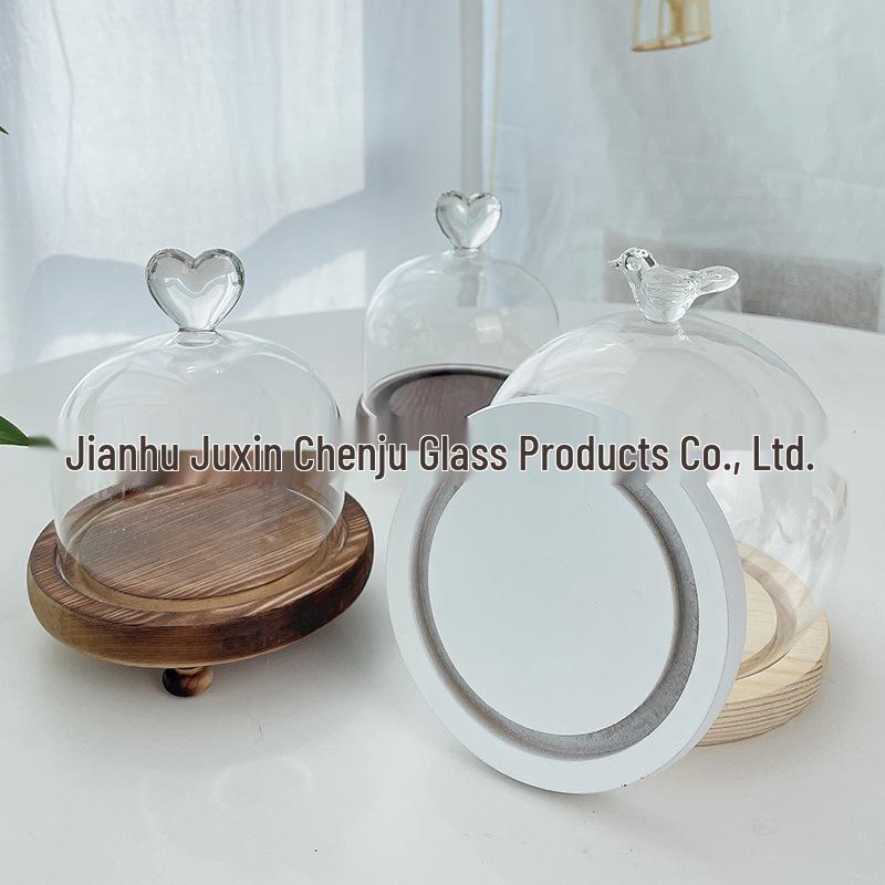 Heart-Shaped Dustproof Glass Lampshade with Dried Flowers for Valentine's Day Micro Landscape.
