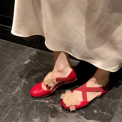 Модные новые летние сандалии из коровьей кожи, женская обувь, сандалии с круглым носком для женщин, модные сандалии с закрытым носком и цветами, сандалии на низком каблуке, балетки