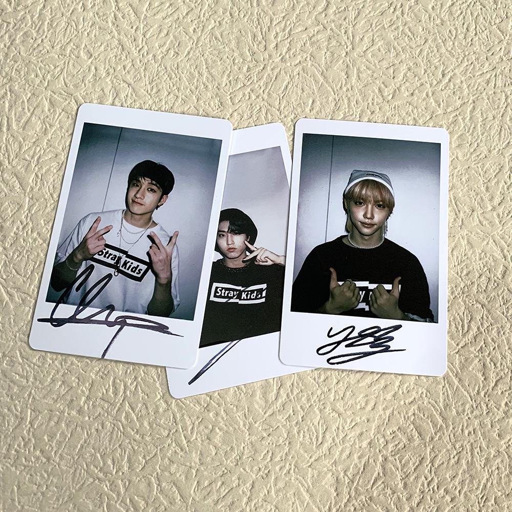 Автографованный набор LOMO-карточек STRAY KIDS с бонусной открыткой