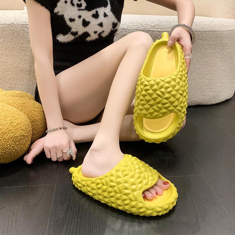 Summer New Cool Slippers Women's Home Indoor Anti Slip Slippers Men's Fashion Versatile Lightweight Soft Comfortable Slippers