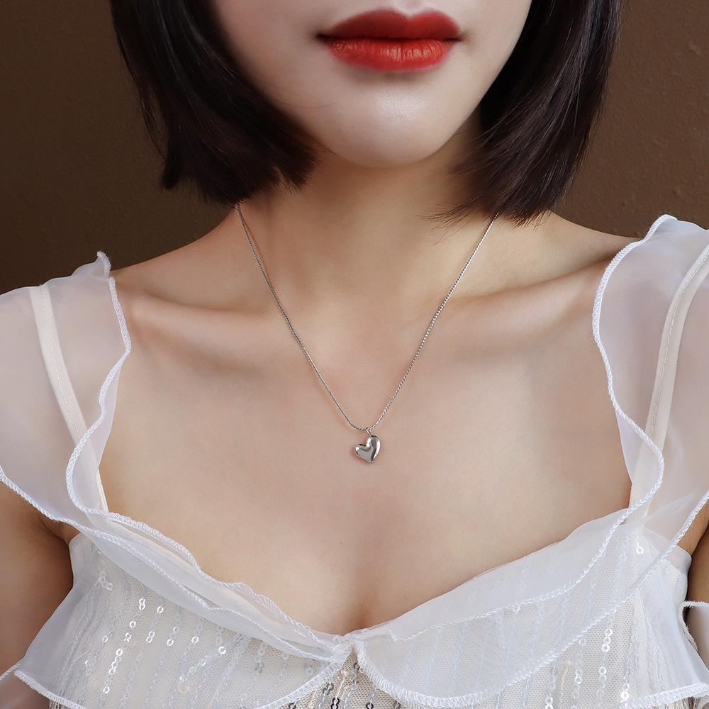 Минималистичный чокер с подвеской в виде персикового сердца - Японский и корейский стиль, Титановая сталь, Сохраняющая цвет женская бижутерия