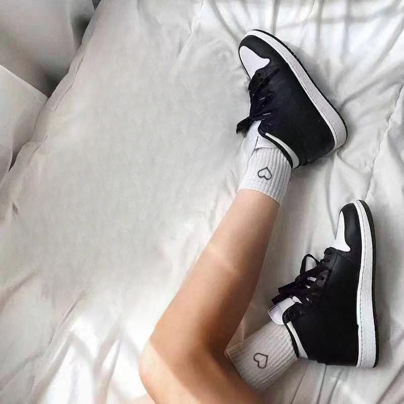 Women Solid Color Love Heart Black White Sports Short Socks Fashion Cute Lady Girl Ankle Socks Low Tube Boat Socks