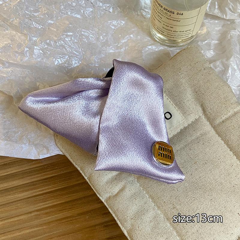 Exquisite Temperament Triangle Claw Clip For Women French Solid Color Crab Shark Barrettes Hairhrip Back Of Head Headwear Ornament