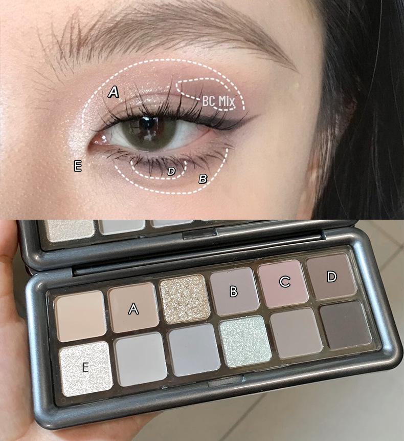 Палитра теней для век Phantom Bear Haze из 12 цветов: Землистые тона в сером, матовом, перламутровом и бриллиантовом исполнении