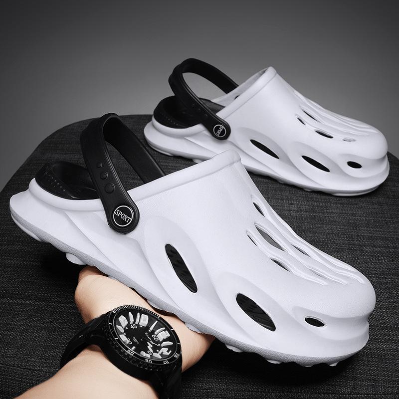 New Fashion Hollow-out Breathable Slippers Summer Beach Shoes Slippers for Men Outdoor/Indoor Sandals