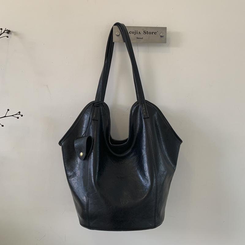 Простая сумка подмышку, новая осенняя сумка-ведро для поездок на работу, большая вместительная ретро повседневная сумка на плечо, сумка-пельмень.