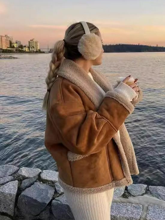 Женское шерстяное пальто в американском ретро стиле из кожи и меха с лацканами, Осень/Зима 2024