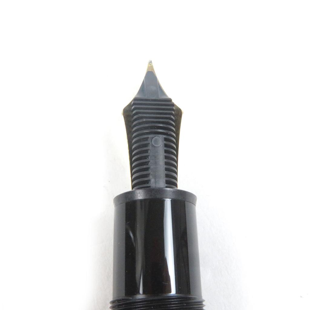 Отличная перьевая ручка MONTBLANC Meisterstck 149 Колпачкового типа Черная золото 18 карат мужская Б/у