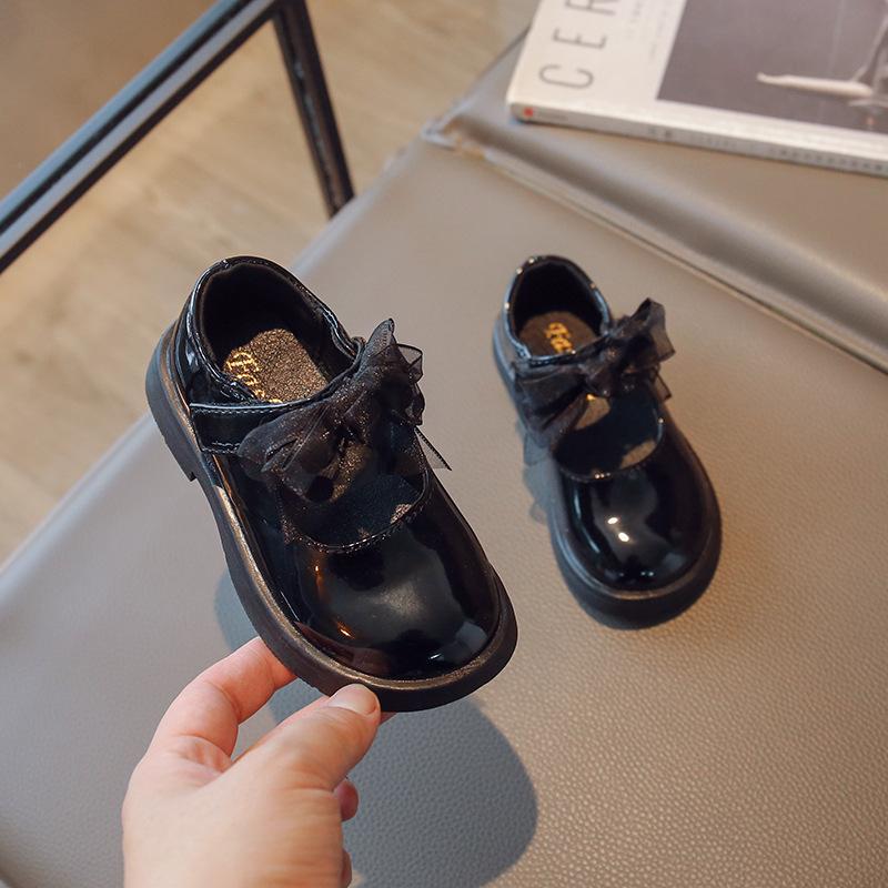 Кожаные туфли для девочек для танцев, вечеринок, свадьбы, черные школьные балетки с кружевным бантиком, принцесса, милые, модные, весна 2024, размеры 26-36