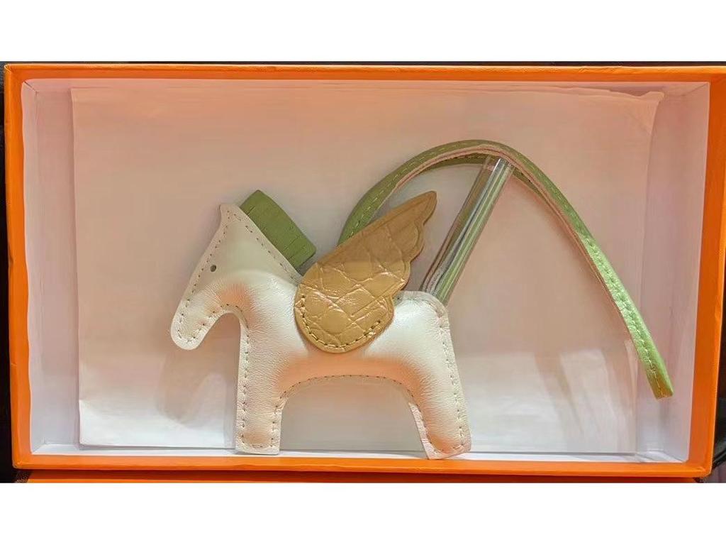 Подвеска для сумки-лошадки из натуральной кожи с отделкой из овчины и крокодила, сшитой вручную