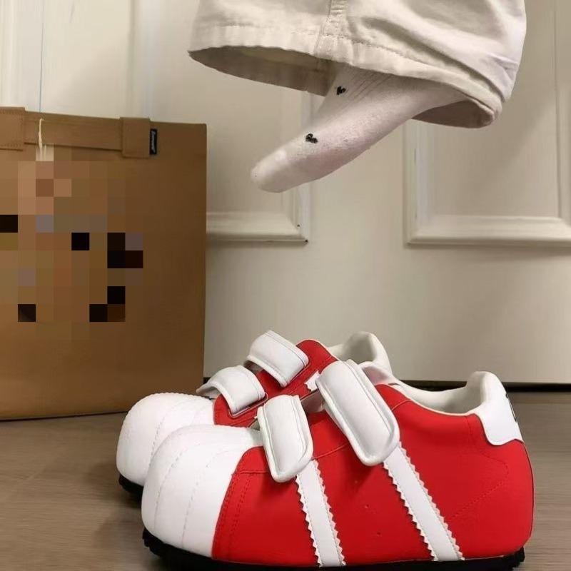 Кроссовки на липучках, туфли-хлебушки, женские, осенние, новые, универсальные, увеличивающие рост, повседневные, спортивные, маленькие кеды