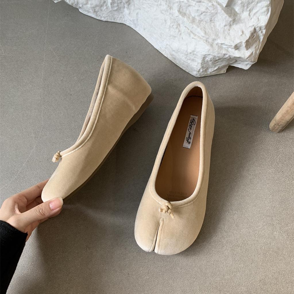 Женские балетки Таби Обувь Ниндзя Женские из микрофибры Вельветовые Удобные Балетки С разделенным пальцем Тапочки Мягкая подошва Лоферы 2025 Новая Модная Обувь М
