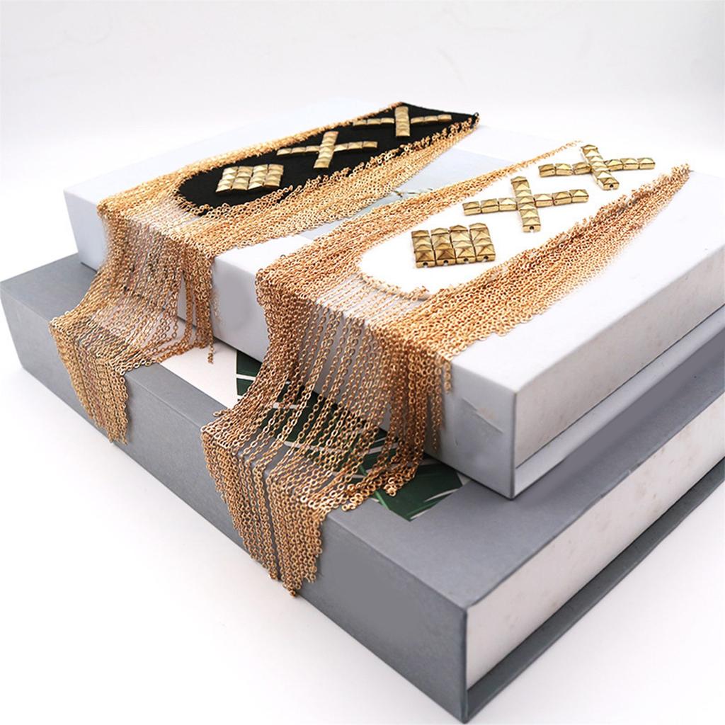 Панк Эполеты на плечи с заклепками и шипами, Золотые цепочки с кисточками, Брошь-булавка, Эполеты, Плечевые знаки для блейзеров и пиджаков