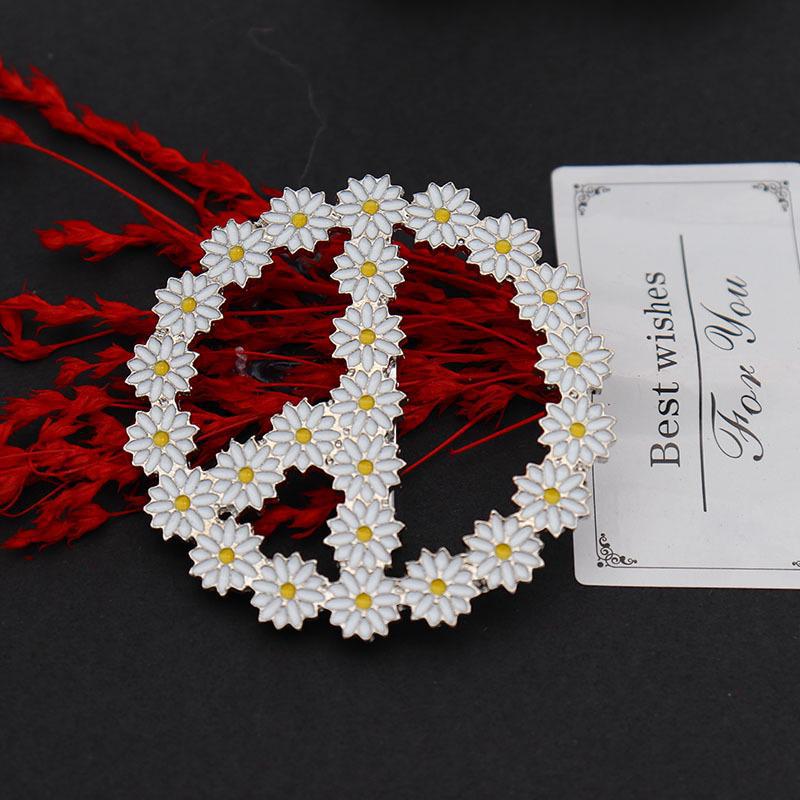 G-Dragon Style Daisy Brooch: Small Sunflower Corsage with Oil Drop Badge